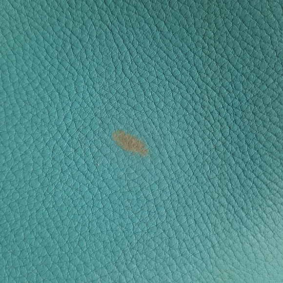 Shopper tote in Tiffany Blue® grain leather - Picture 6 of 11